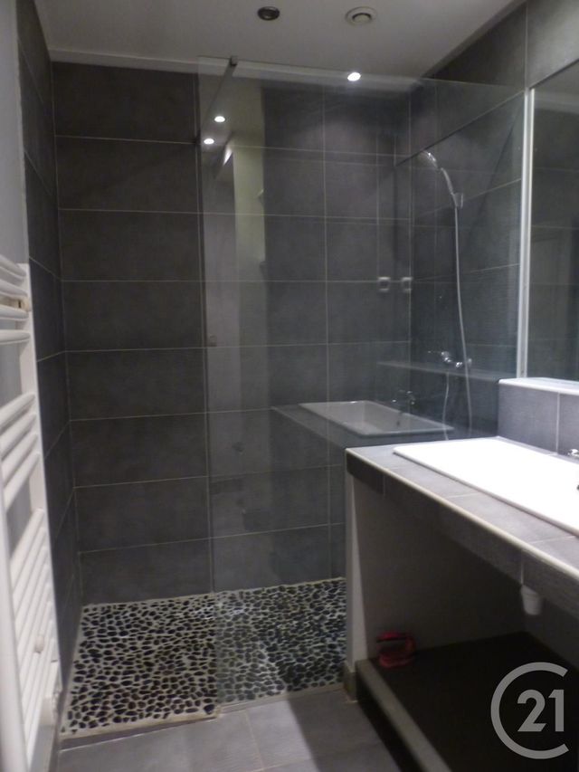 Maison &agrave; louer - 2 pi&egrave;ces - 46 m2 - Marseille - 13015 - PROVENCE-ALPES-COTE-D-AZUR