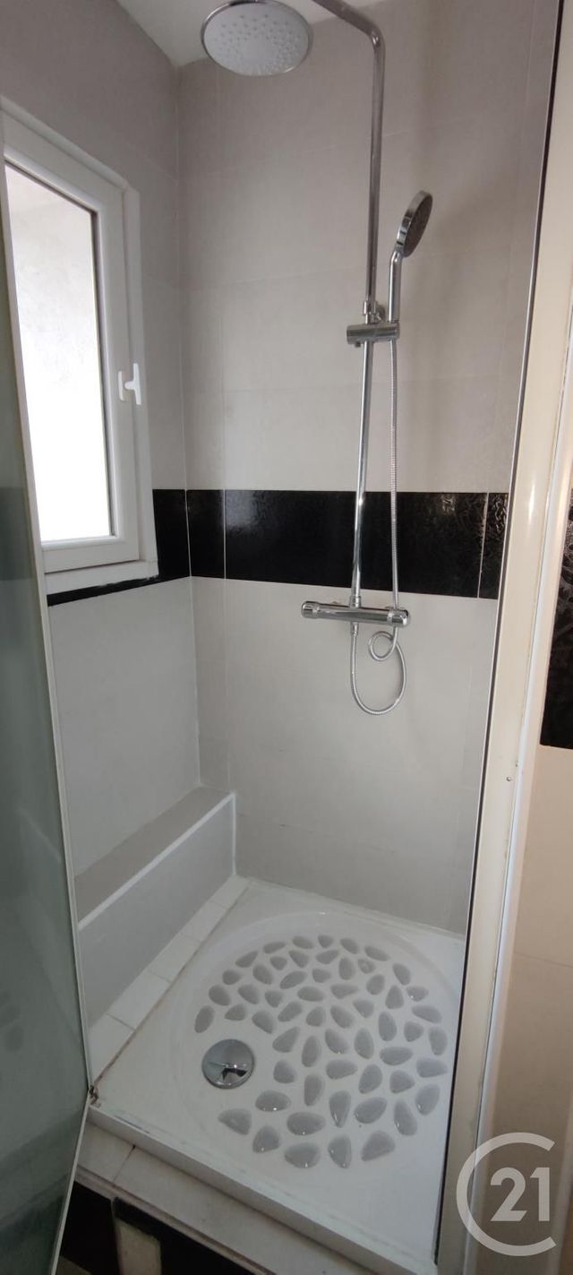 Appartement F1 &agrave; louer - 1 pi&egrave;ce - 28,04 m2 - Marseille - 13015 - PROVENCE-ALPES-COTE-D-AZUR