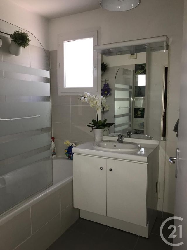 Appartement T3 &agrave; louer - 3 pi&egrave;ces - 62,90 m2 - Marseille - 13015 - PROVENCE-ALPES-COTE-D-AZUR