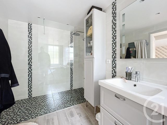 Maison à vendre - 7 pièces - 213,10 m2 - St Gerand Le Puy - 03 - AUVERGNE