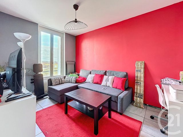 Appartement T2 à vendre - 2 pièces - 47,43 m2 - Varennes Sur Allier - 03 - AUVERGNE