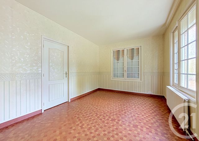 Maison &agrave; vendre - 7 pi&egrave;ces - 279,95 m2 - St Gerand Le Puy - 03 - AUVERGNE