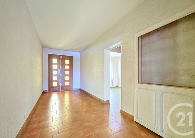 Maison &agrave; vendre - 7 pi&egrave;ces - 279,95 m2 - St Gerand Le Puy - 03 - AUVERGNE