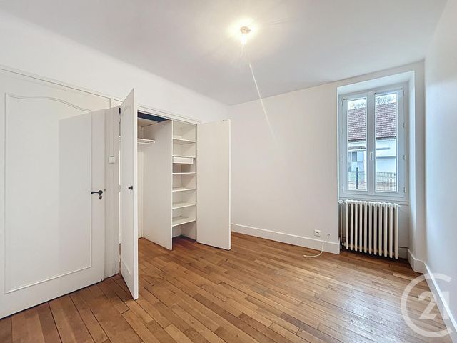 Maison &agrave; louer - 5 pi&egrave;ces - 120 m2 - St Pourcain Sur Sioule - 03 - AUVERGNE