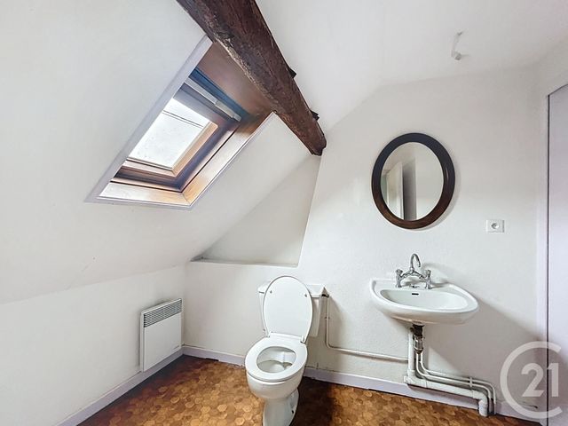 Maison &agrave; louer - 5 pi&egrave;ces - 120 m2 - St Pourcain Sur Sioule - 03 - AUVERGNE