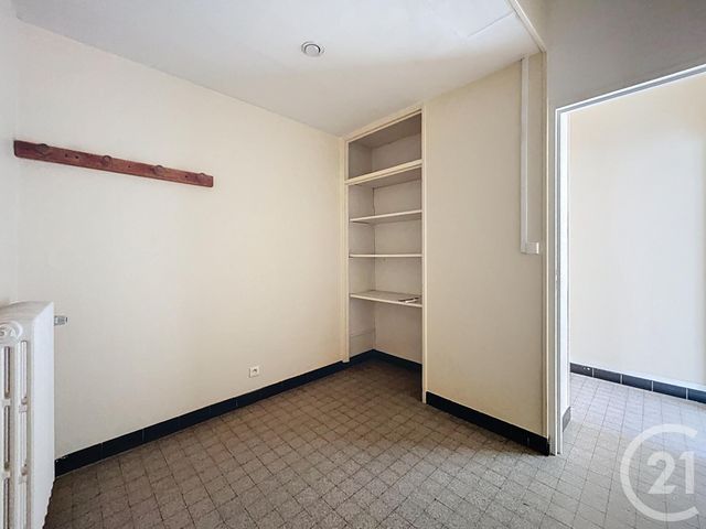 Appartement Local &agrave; louer - 4 pi&egrave;ces - 113 m2 - St Pourcain Sur Sioule - 03 - AUVERGNE