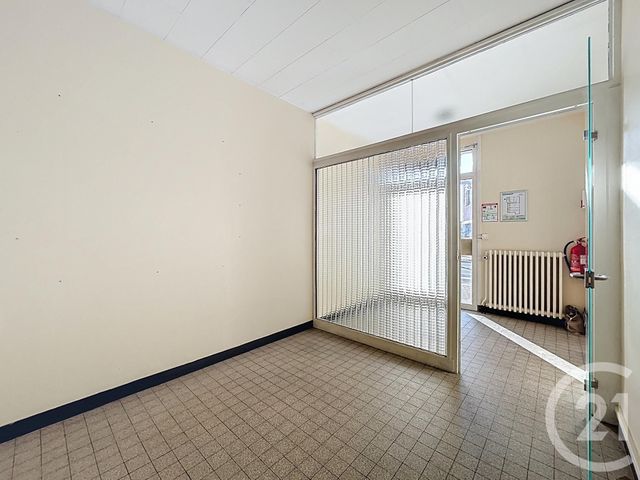 Appartement Local &agrave; louer - 4 pi&egrave;ces - 113 m2 - St Pourcain Sur Sioule - 03 - AUVERGNE