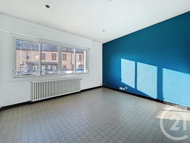 Appartement Local &agrave; louer - 4 pi&egrave;ces - 113 m2 - St Pourcain Sur Sioule - 03 - AUVERGNE