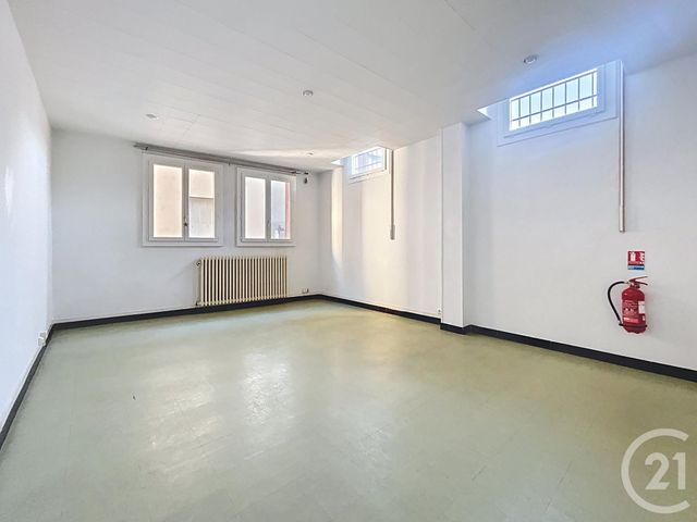 Appartement Local &agrave; louer - 4 pi&egrave;ces - 113 m2 - St Pourcain Sur Sioule - 03 - AUVERGNE