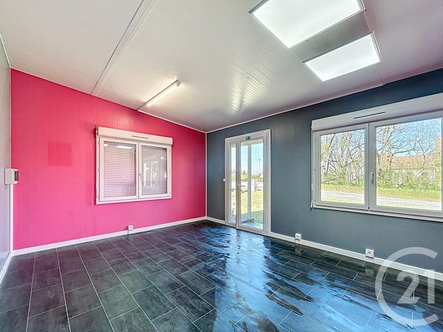 Appartement Local &agrave; louer - 1 pi&egrave;ce - 18 m2 - Monetay Sur Allier - 03 - AUVERGNE