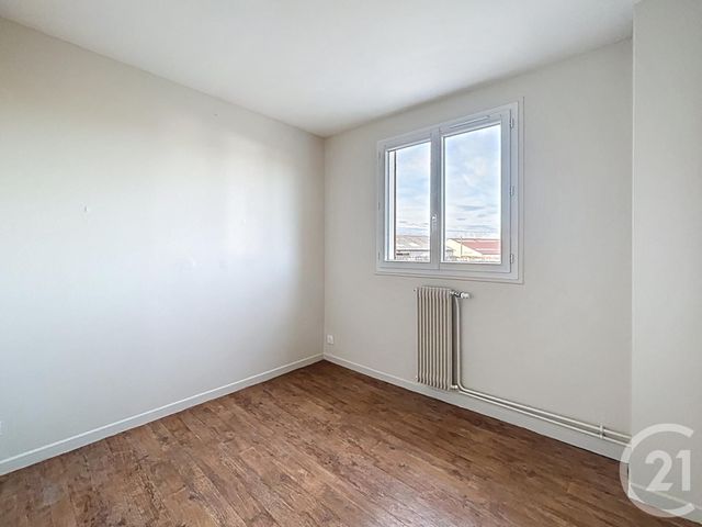 Maison &agrave; louer - 3 pi&egrave;ces - 100 m2 - St Pourcain Sur Sioule - 03 - AUVERGNE