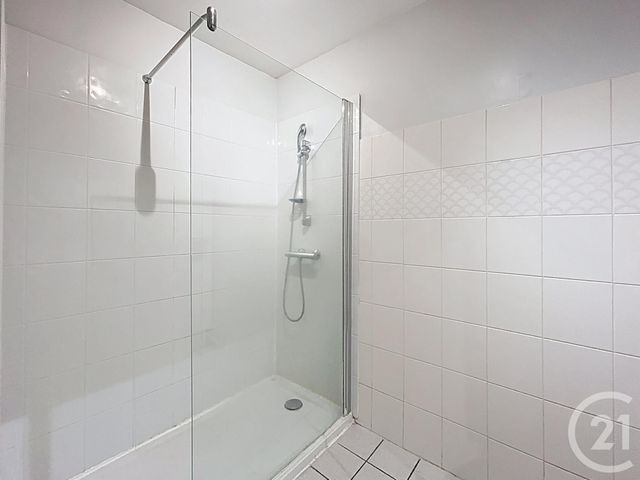 Maison &agrave; louer - 3 pi&egrave;ces - 100 m2 - St Pourcain Sur Sioule - 03 - AUVERGNE