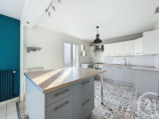 Maison &agrave; louer - 3 pi&egrave;ces - 100 m2 - St Pourcain Sur Sioule - 03 - AUVERGNE