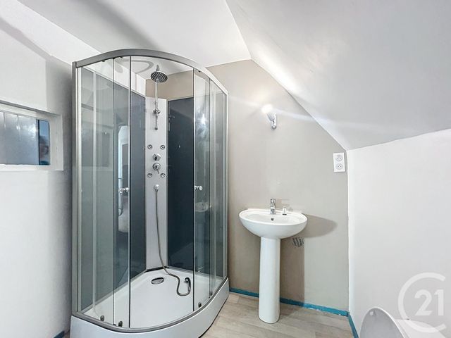 Maison &agrave; louer - 5 pi&egrave;ces - 140 m2 - Le Theil - 03 - AUVERGNE