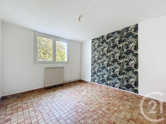 Maison &agrave; louer - 5 pi&egrave;ces - 105 m2 - Monetay Sur Allier - 03 - AUVERGNE