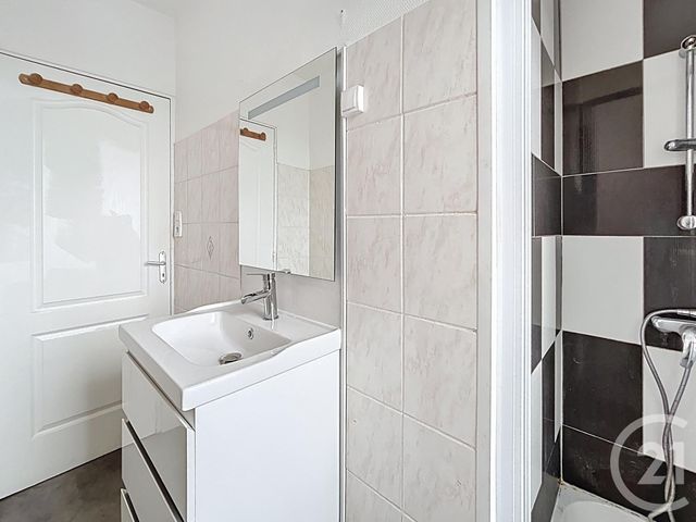 Maison &agrave; louer - 2 pi&egrave;ces - 54 m2 - St Pourcain Sur Sioule - 03 - AUVERGNE