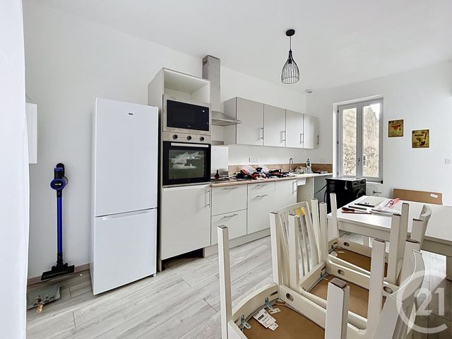 Maison &agrave; louer - 3 pi&egrave;ces - 105,41 m2 - St Pourcain Sur Sioule - 03 - AUVERGNE