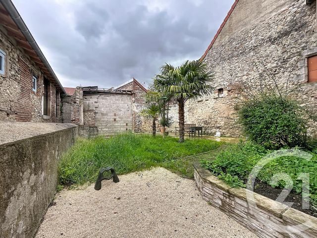 Maison &agrave; louer - 3 pi&egrave;ces - 105,41 m2 - St Pourcain Sur Sioule - 03 - AUVERGNE