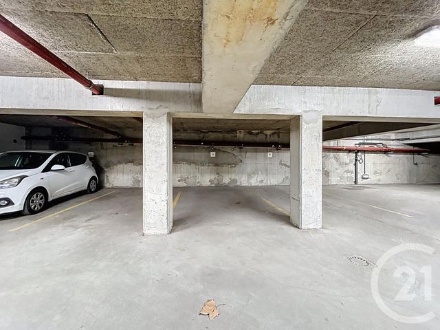 parking - ST POURCAIN SUR SIOULE - 03