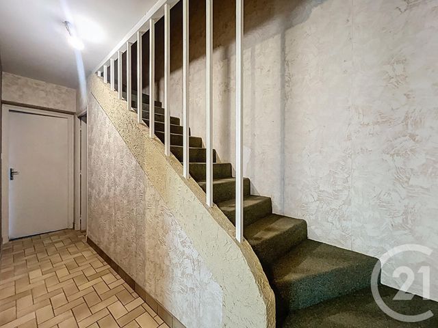 Appartement F4 &agrave; louer - 4 pi&egrave;ces - 90 m2 - St Pourcain Sur Sioule - 03 - AUVERGNE