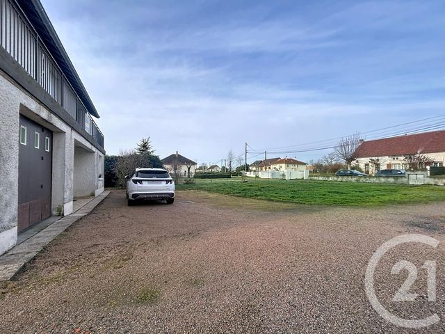 Appartement F4 &agrave; louer - 4 pi&egrave;ces - 90 m2 - St Pourcain Sur Sioule - 03 - AUVERGNE