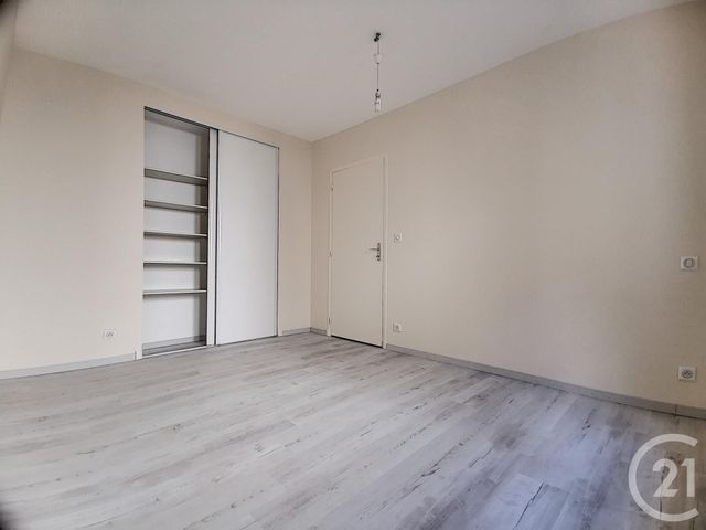 Maison &agrave; louer - 3 pi&egrave;ces - 53,30 m2 - St Pourcain Sur Sioule - 03 - AUVERGNE