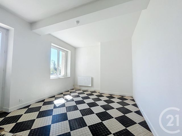 Appartement &agrave; louer - 2 pi&egrave;ces - 47,59 m2 - St Pourcain Sur Sioule - 03 - AUVERGNE