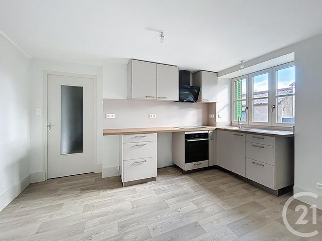 Maison &agrave; louer - 4 pi&egrave;ces - 68,80 m2 - Bellenaves - 03 - AUVERGNE