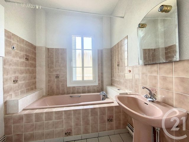 Appartement F3 &agrave; louer - 3 pi&egrave;ces - 60 m2 - St Pourcain Sur Sioule - 03 - AUVERGNE