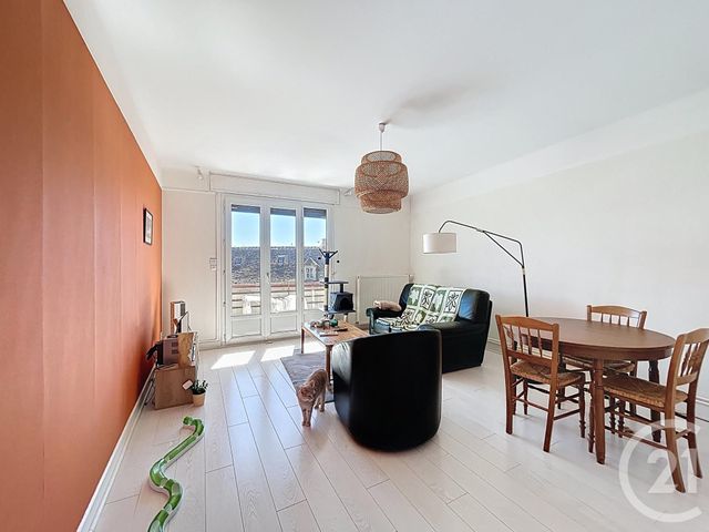 Appartement F3 &agrave; louer - 3 pi&egrave;ces - 62,85 m2 - St Pourcain Sur Sioule - 03 - AUVERGNE