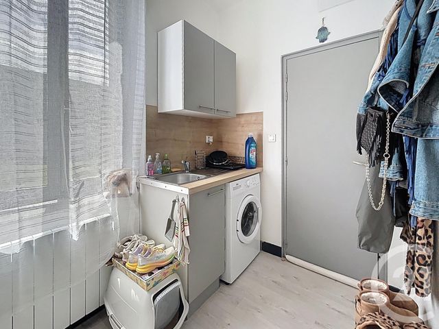 Appartement F1 &agrave; louer - 1 pi&egrave;ce - 25,90 m2 - Moulins - 03 - AUVERGNE