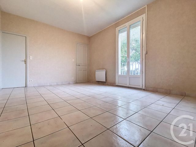 Appartement F2 &agrave; louer - 2 pi&egrave;ces - 44,60 m2 - Varennes Sur Allier - 03 - AUVERGNE