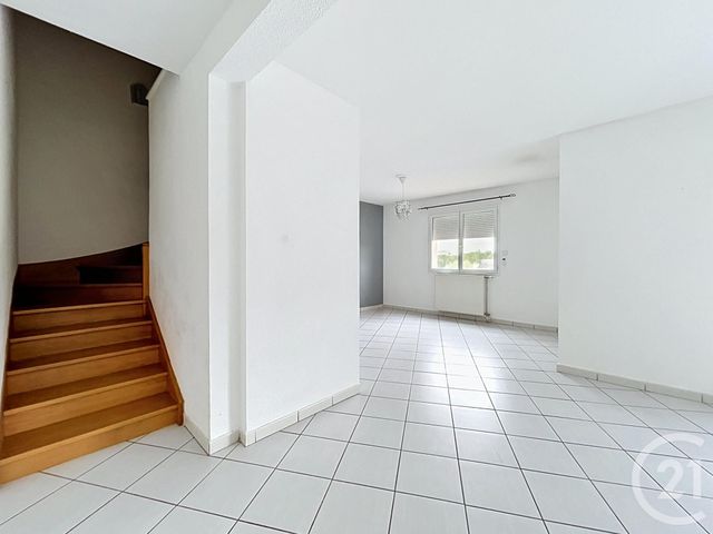 Appartement F4 &agrave; louer - 5 pi&egrave;ces - 116 m2 - St Pourcain Sur Sioule - 03 - AUVERGNE