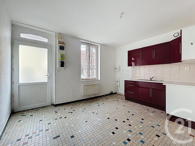 Maison &agrave; louer - 3 pi&egrave;ces - 62,36 m2 - St Pourcain Sur Sioule - 03 - AUVERGNE