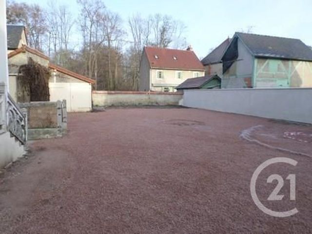 Maison &agrave; louer - 3 pi&egrave;ces - 73 m2 - Montaigu Le Blin - 03 - AUVERGNE
