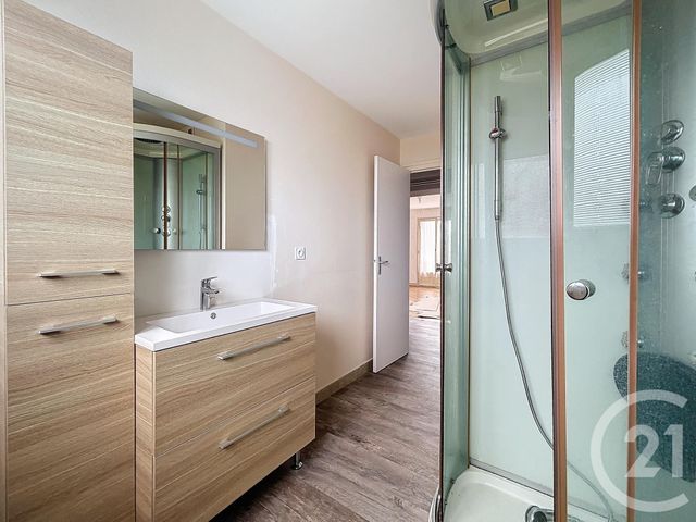 Appartement F3 &agrave; louer - 3 pi&egrave;ces - 81,24 m2 - Varennes Sur Allier - 03 - AUVERGNE