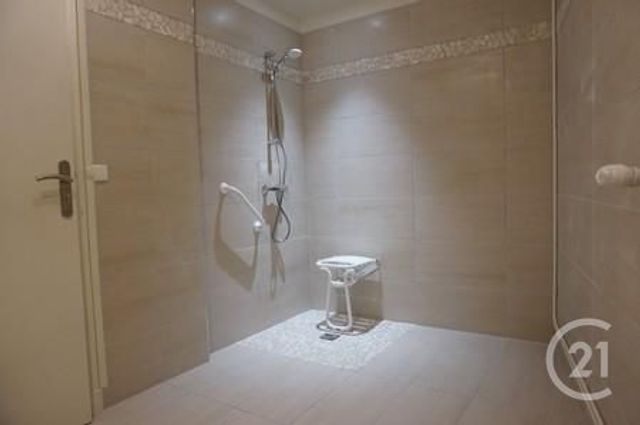 Maison &agrave; louer - 3 pi&egrave;ces - 122 m2 - St Pourcain Sur Sioule - 03 - AUVERGNE