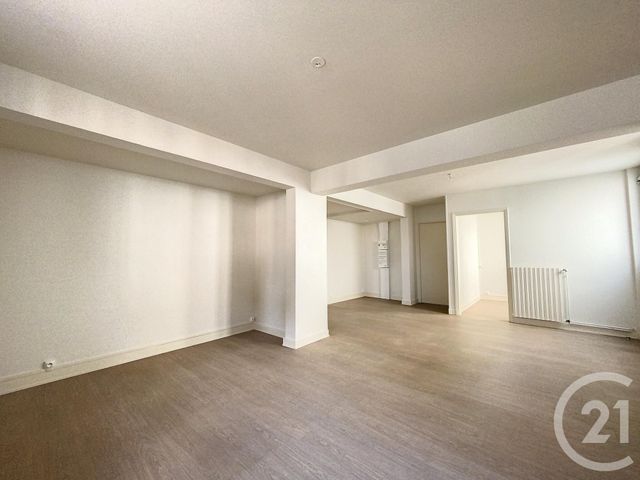 Maison &agrave; louer - 3 pi&egrave;ces - 122 m2 - St Pourcain Sur Sioule - 03 - AUVERGNE