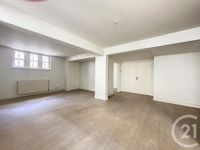 Maison &agrave; louer - 3 pi&egrave;ces - 122 m2 - St Pourcain Sur Sioule - 03 - AUVERGNE