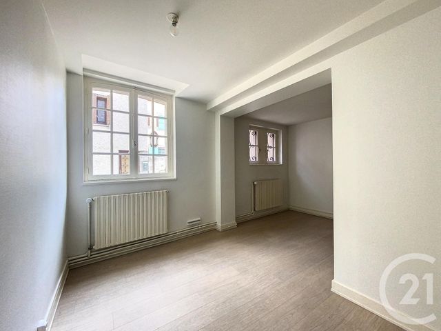 Maison &agrave; louer - 3 pi&egrave;ces - 122 m2 - St Pourcain Sur Sioule - 03 - AUVERGNE