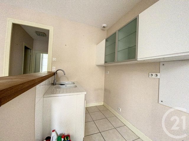 Appartement F2 &agrave; louer - 2 pi&egrave;ces - 35,77 m2 - St Pourcain Sur Sioule - 03 - AUVERGNE