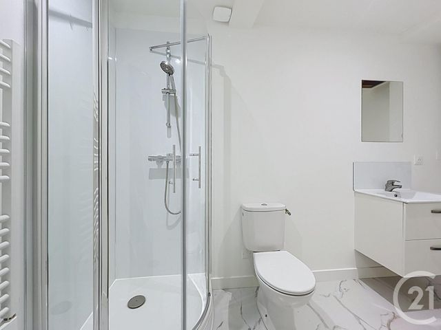 Maison &agrave; louer - 2 pi&egrave;ces - 34 m2 - St Pourcain Sur Sioule - 03 - AUVERGNE