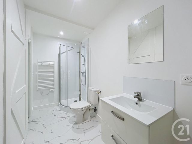 Maison &agrave; louer - 2 pi&egrave;ces - 34 m2 - St Pourcain Sur Sioule - 03 - AUVERGNE