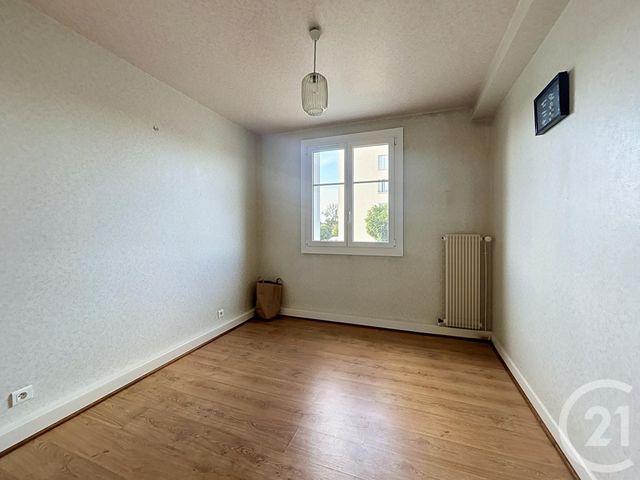 Appartement F4 &agrave; louer - 4 pi&egrave;ces - 66,48 m2 - St Pourcain Sur Sioule - 03 - AUVERGNE