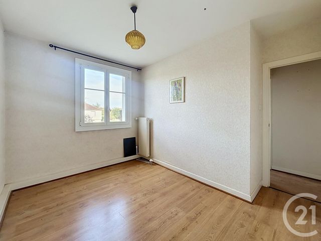 Appartement F4 &agrave; louer - 4 pi&egrave;ces - 66,48 m2 - St Pourcain Sur Sioule - 03 - AUVERGNE