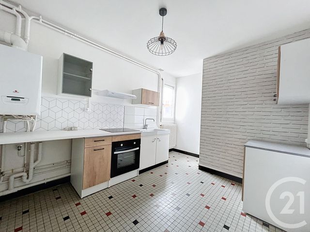Appartement F3 &agrave; louer - 3 pi&egrave;ces - 91 m2 - St Pourcain Sur Sioule - 03 - AUVERGNE