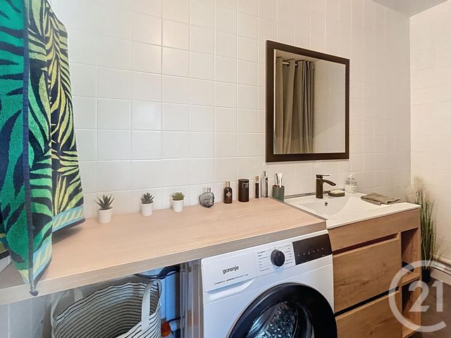 Appartement T1 &agrave; louer - 1 pi&egrave;ce - 32 m2 - Varennes Sur Allier - 03 - AUVERGNE