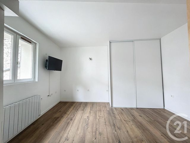 Appartement T1 &agrave; louer - 1 pi&egrave;ce - 32 m2 - Varennes Sur Allier - 03 - AUVERGNE
