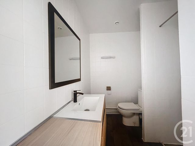 Appartement T1 &agrave; louer - 1 pi&egrave;ce - 32 m2 - Varennes Sur Allier - 03 - AUVERGNE