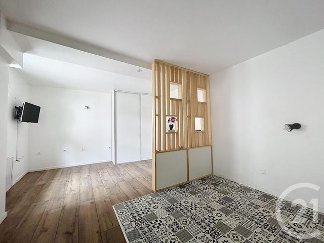 Appartement T1 &agrave; louer - 1 pi&egrave;ce - 32 m2 - Varennes Sur Allier - 03 - AUVERGNE